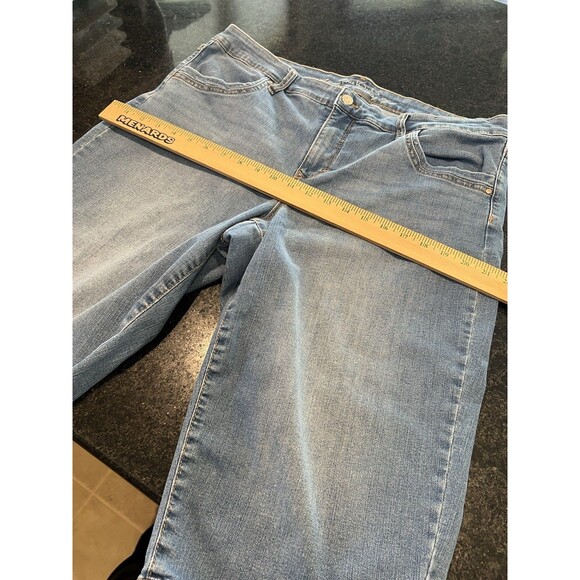 Gloria Vanderbilt Women's Plus 16W All-Around Slimming Effect Capri Jeans M - Picture 12 of 16